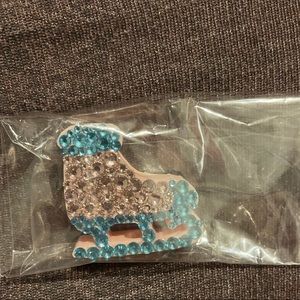 The Fawn Doe Ice Skate Straw Topper